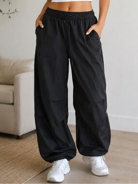 Aeropostale Black Parachute Pants Women’s Large Cargo Y2K Wide Leg